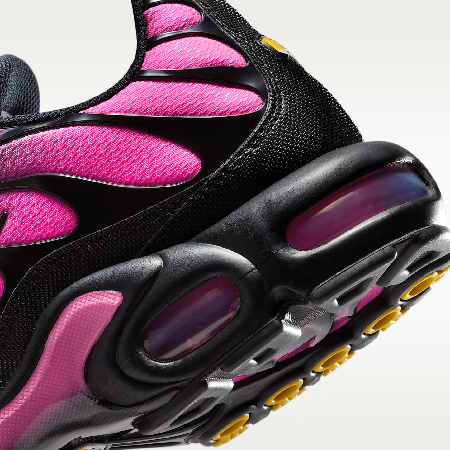 Nike Air Max Plus Schuh (Herren) – Schwarz/Hyper Pink/Schwarz
