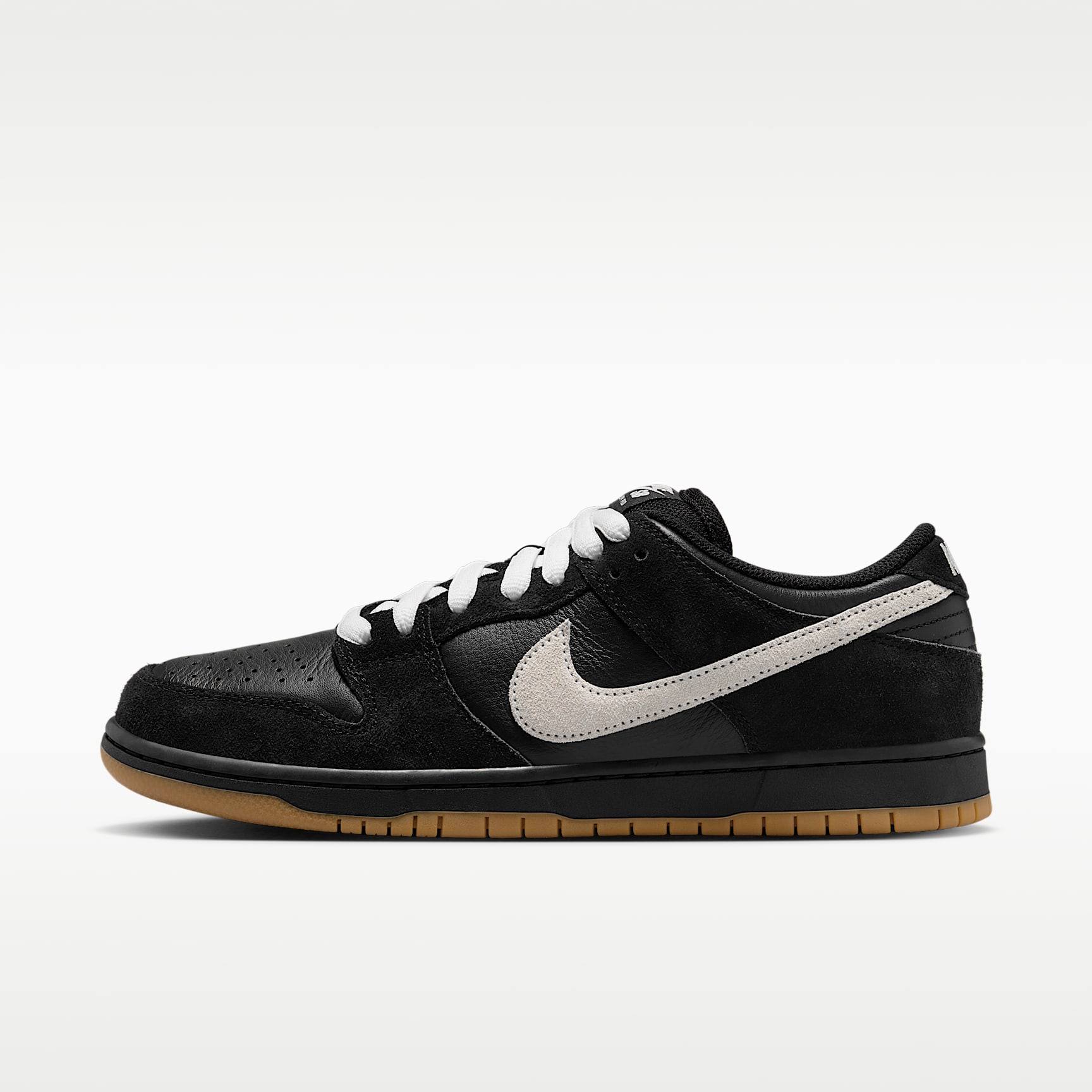Nike SB Dunk Low Pro Skateboardschuh – Schwarz/Schwarz/Gum Light Brown/Weiß