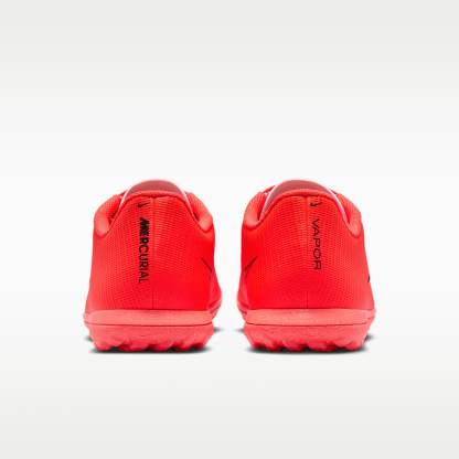 Nike Mercurial Vapor 17 Club Low-Top-Fußballschuh für Turf – Bright Crimson/Blur