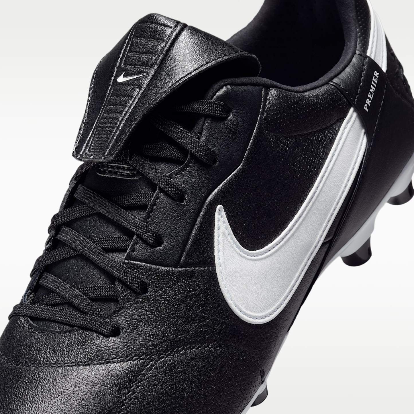 Nike Premier 3 FG Low-Top Fußballschuh – Schwarz/Weiß