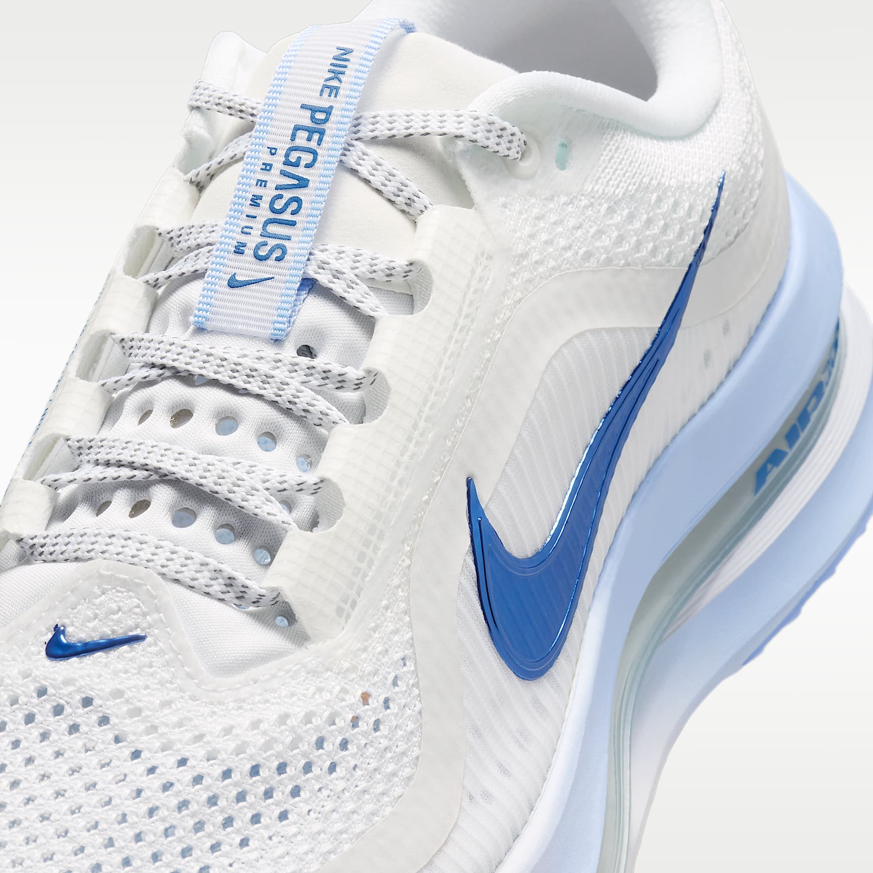 Nike Pegasus Premium Straßenlaufschuh (Damen) – Weiß/Aluminum/Sundial/Mystic Navy