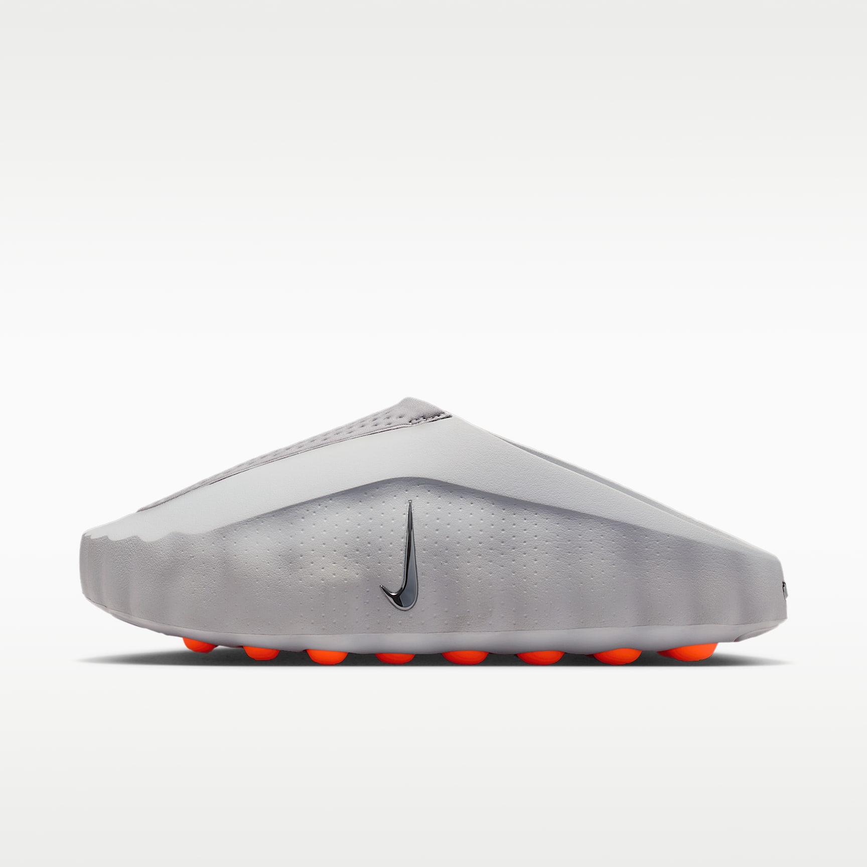 Nike Mind 001 Pregame Mule (Damen) – Light Smoke Grey/Photon Dust/Hyper Crimson/Chrome