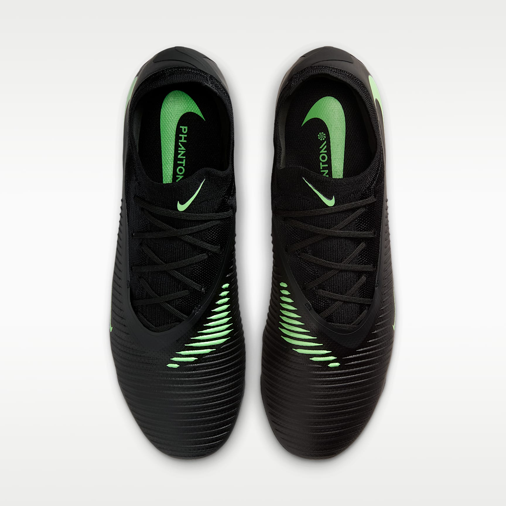 Nike Phantom 6 Low Pro Fußballschuh für normalen Rasen – Schwarz/Schwarz/Illusion Green
