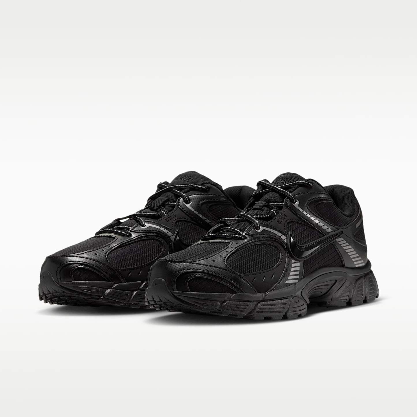 Nike V5 RNR Ripstop Schuh (Herren) – Schwarz/Schwarz/Schwarz