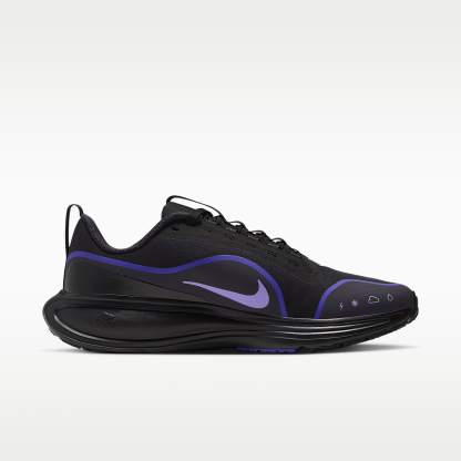 Nike Revolution 8 Utility Straßenlaufschuh (Damen) – Schwarz/Persian Violet/Gridiron/Purple Pulse