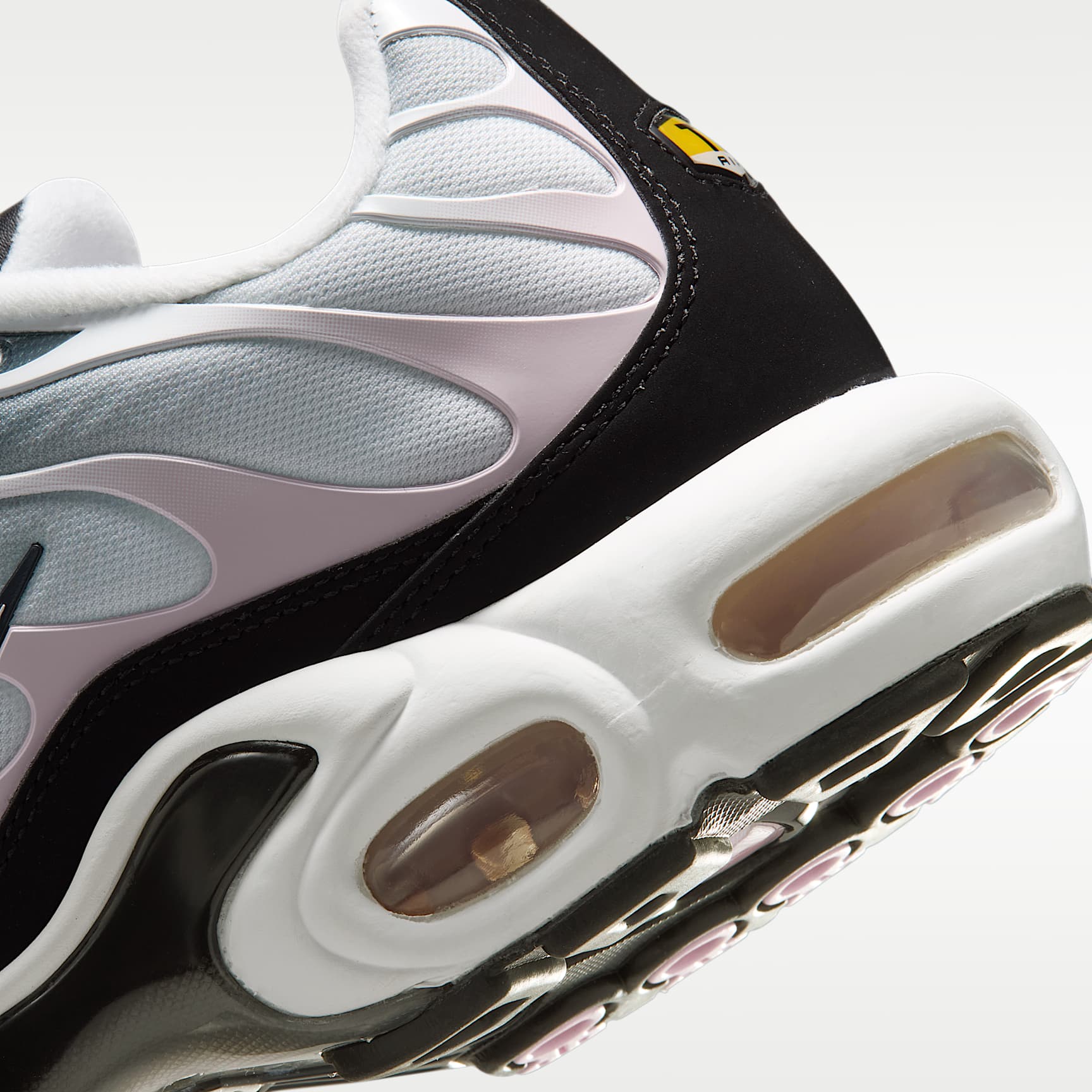 Nike Air Max Plus Schuh (Herren) – Schwarz/Anthracite/Pink Foam/Weiß