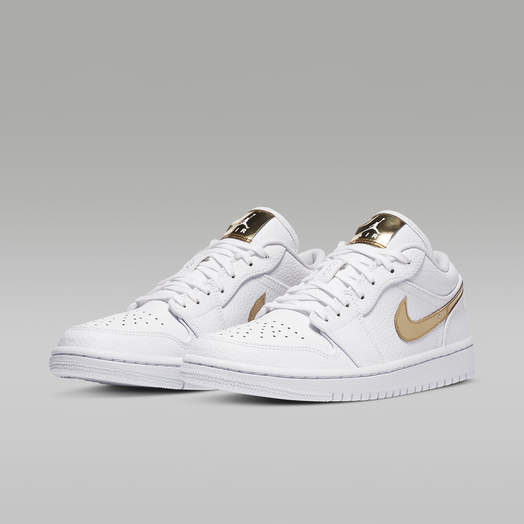 Air Jordan 1 Low SE Damenschuh – Weiß/Weiß/Metallic Gold