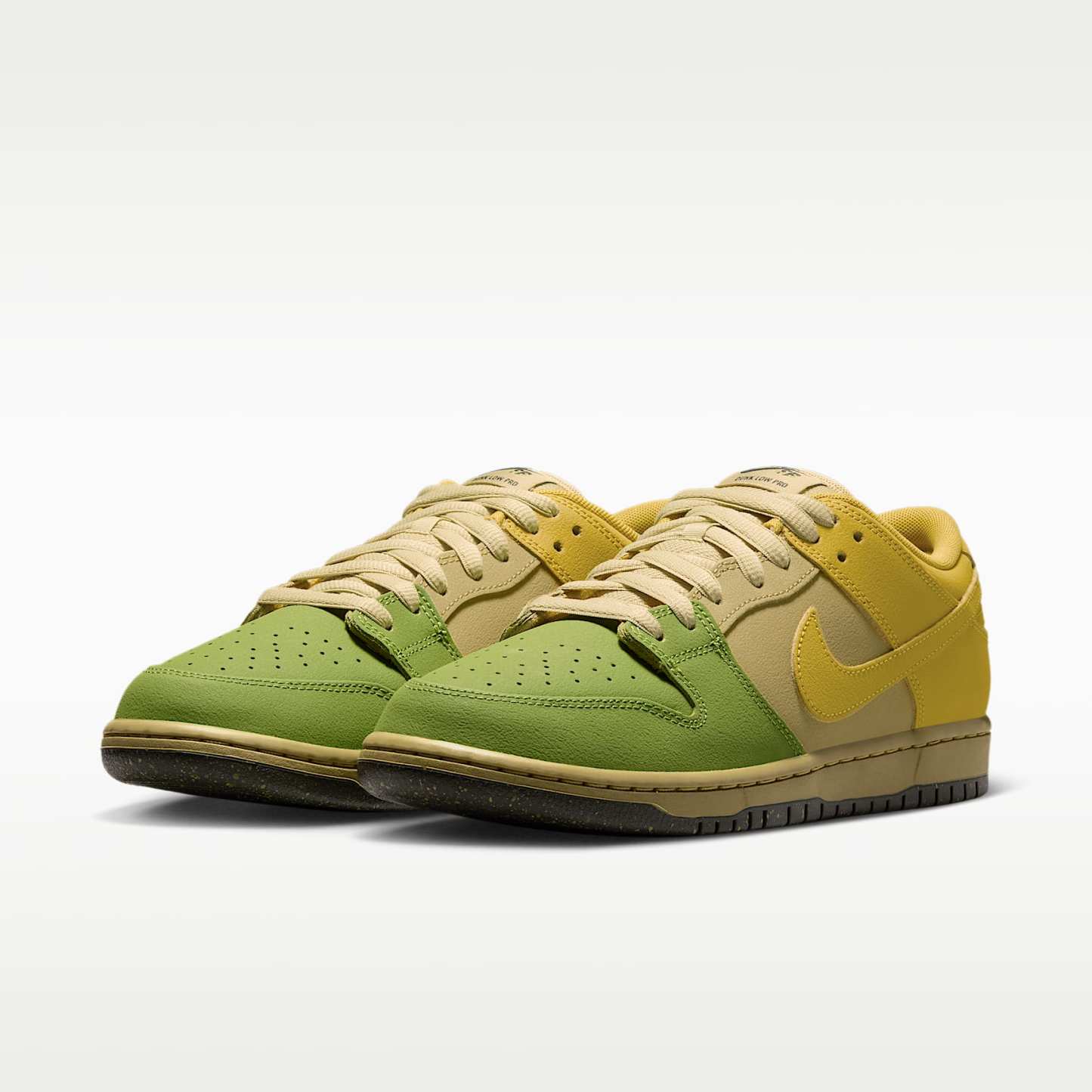 Nike SB Dunk Low Pro Skate-Schuh (Herren) – Saffron Quartz/Pear/Buff Gold/Saffron Quartz