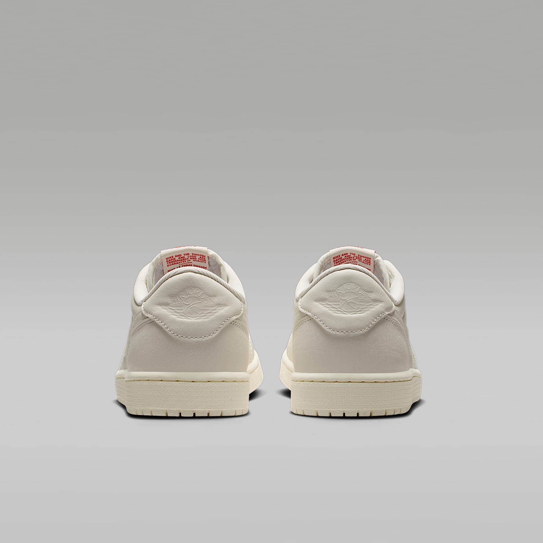 Air Jordan 1 Retro Low Schuh (Herren) – Sail/University Red/Sail