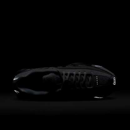 Nike Shox R4 Schuh (Herren) – Weiß/Weiß/Bright Crimson/Metallic Silver