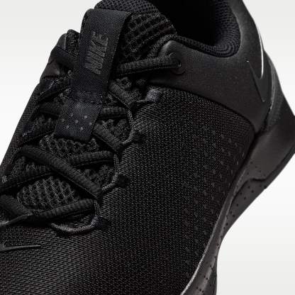 Nike MC Trainer 4 Trainingsschuh (Damen) – Schwarz/Dark Smoke Grey