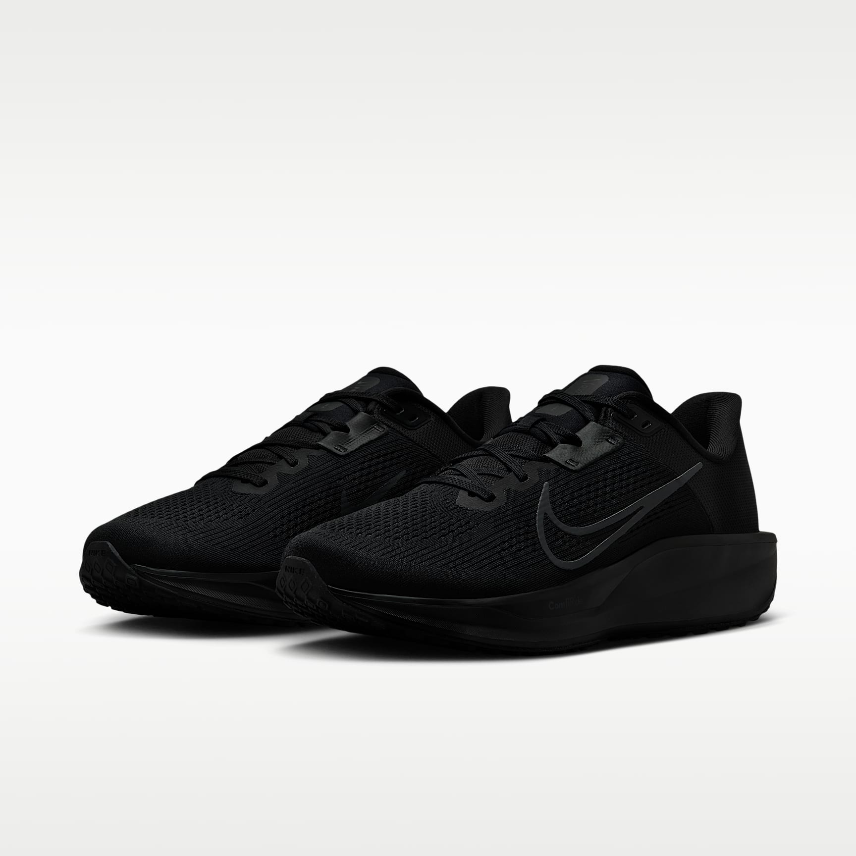 Nike Quest 6 Straßenlaufschuh (Herren) – Schwarz/Dark Smoke Grey