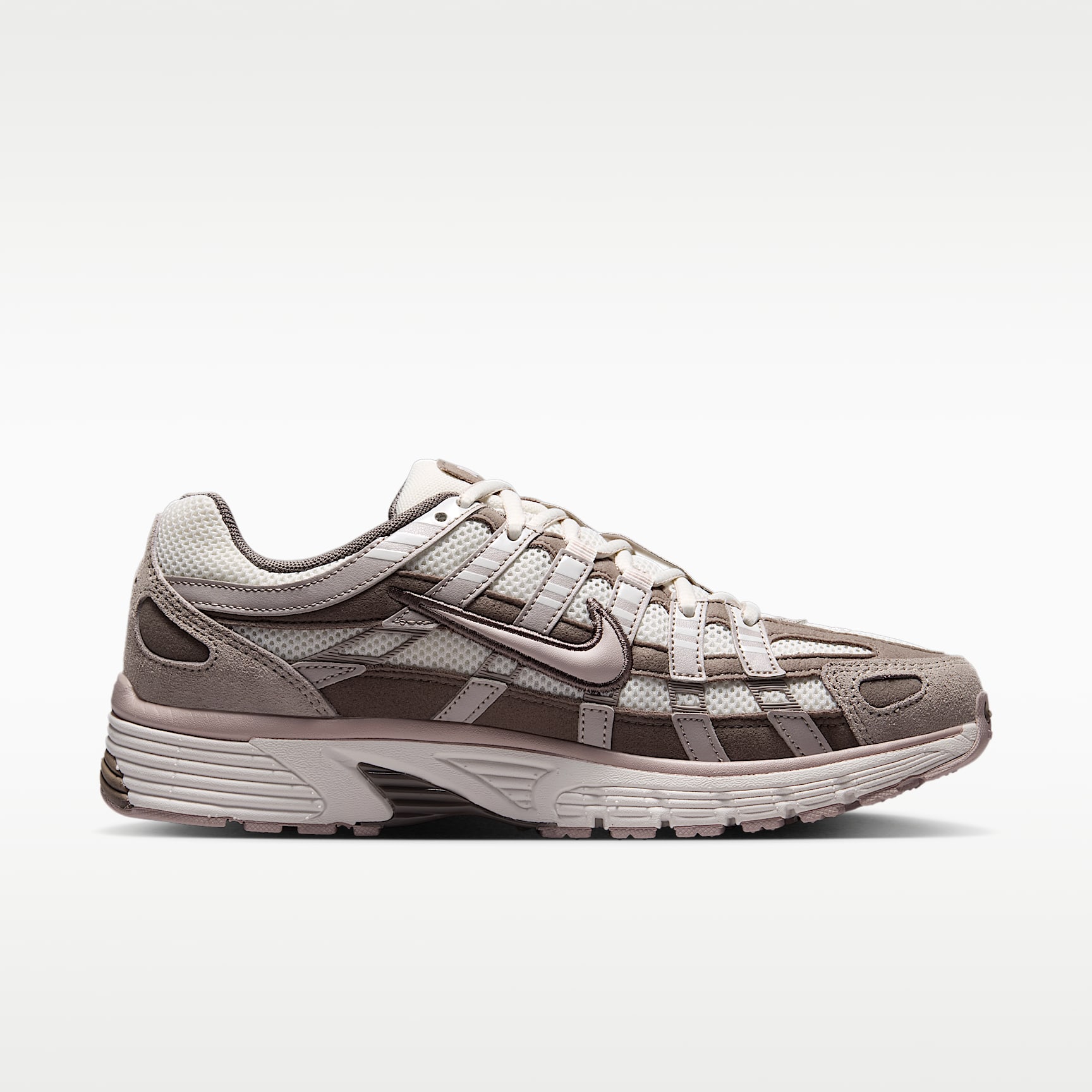 Nike P-6000 Schuh (Damen) – Summit White/Cave Stone/College Grey/Platinum Violet