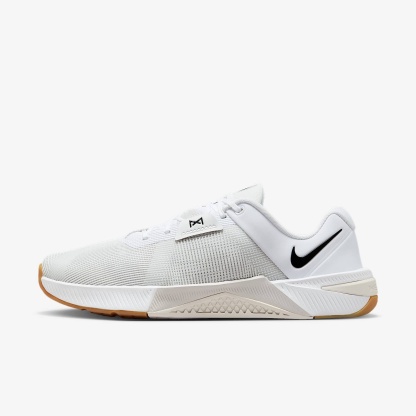 Nike Metcon 10 Workout-Schuh (Herren) – Weiß/Platinum Tint/Gum Light Brown/Schwarz