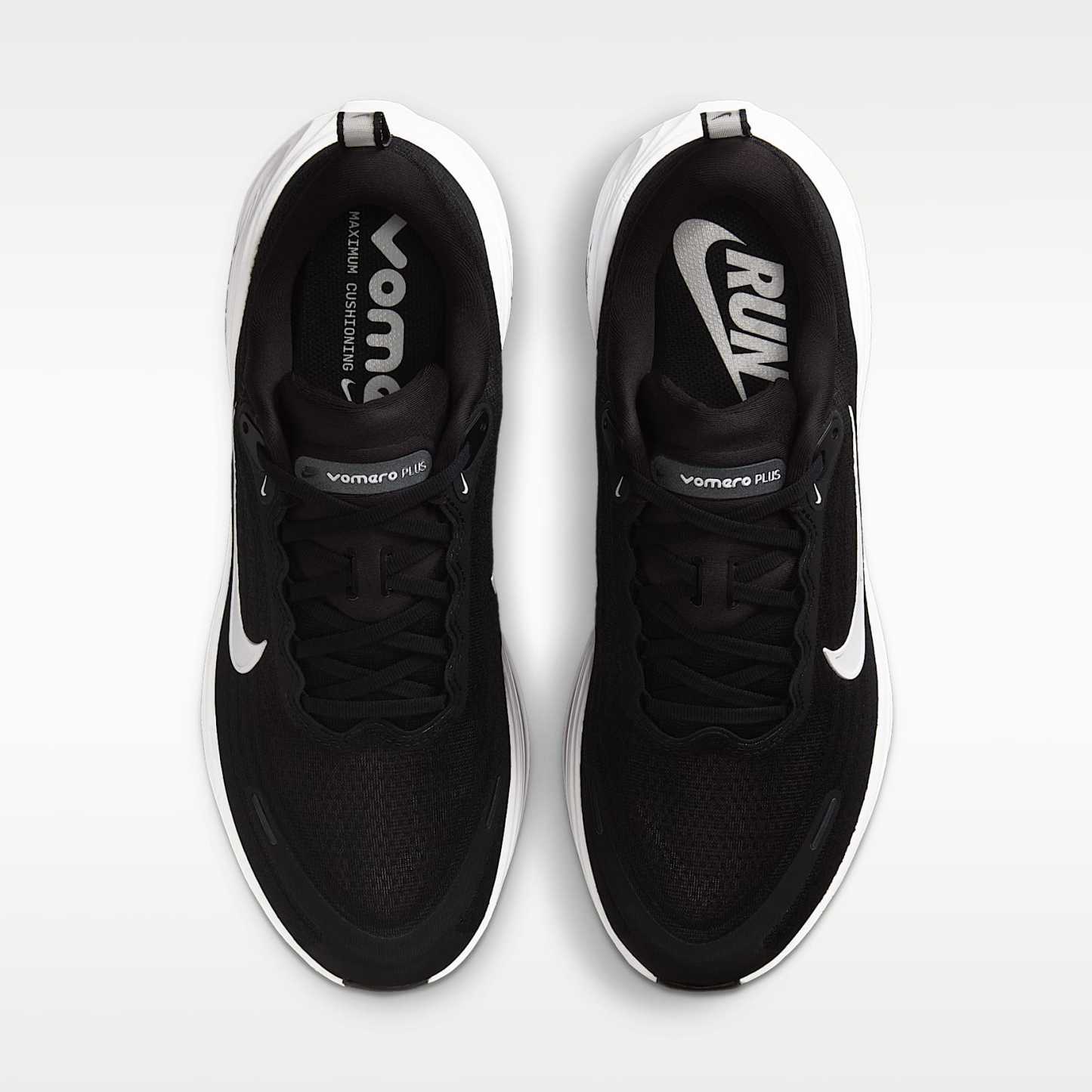 Nike Vomero Plus Straßenlaufschuh (Herren, weit) – Schwarz/Cool Grey/Metallic Dark Grey/Weiß