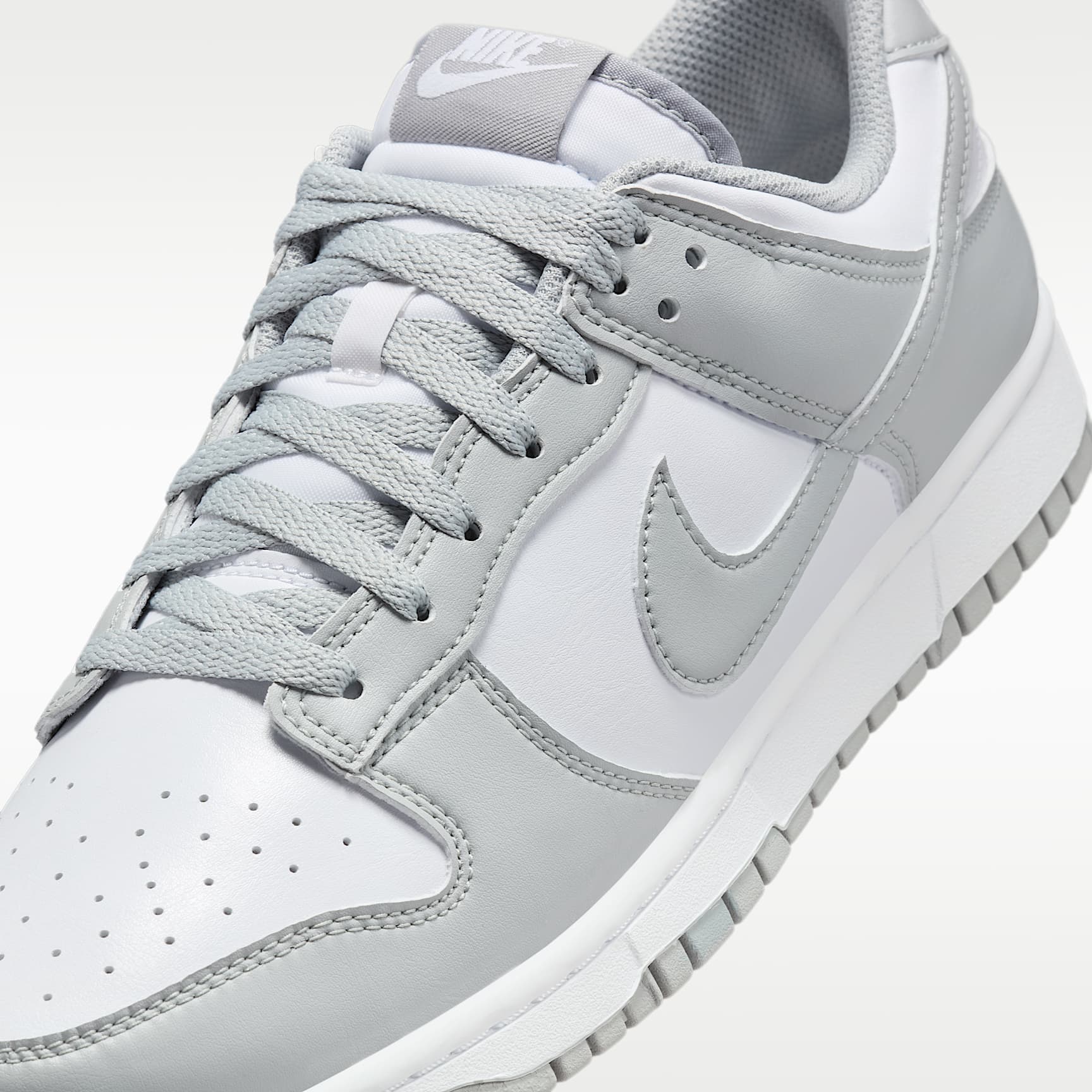 Nike Dunk Low Retro Herrenschuh – Weiß/Weiß/Light Smoke Grey