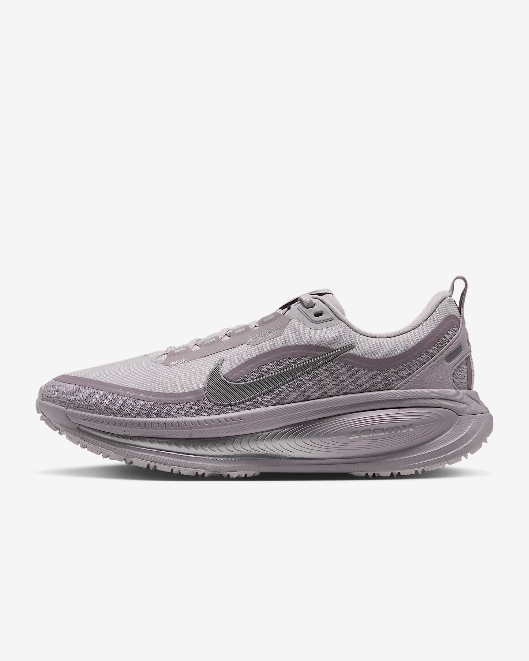 Nike Vomero 18 GORE-TEX Wasserdichter Straßenlaufschuh mit reflektierenden Designakzenten (Damen) – Vast Grey/Silver Lilac/Metallic Silver