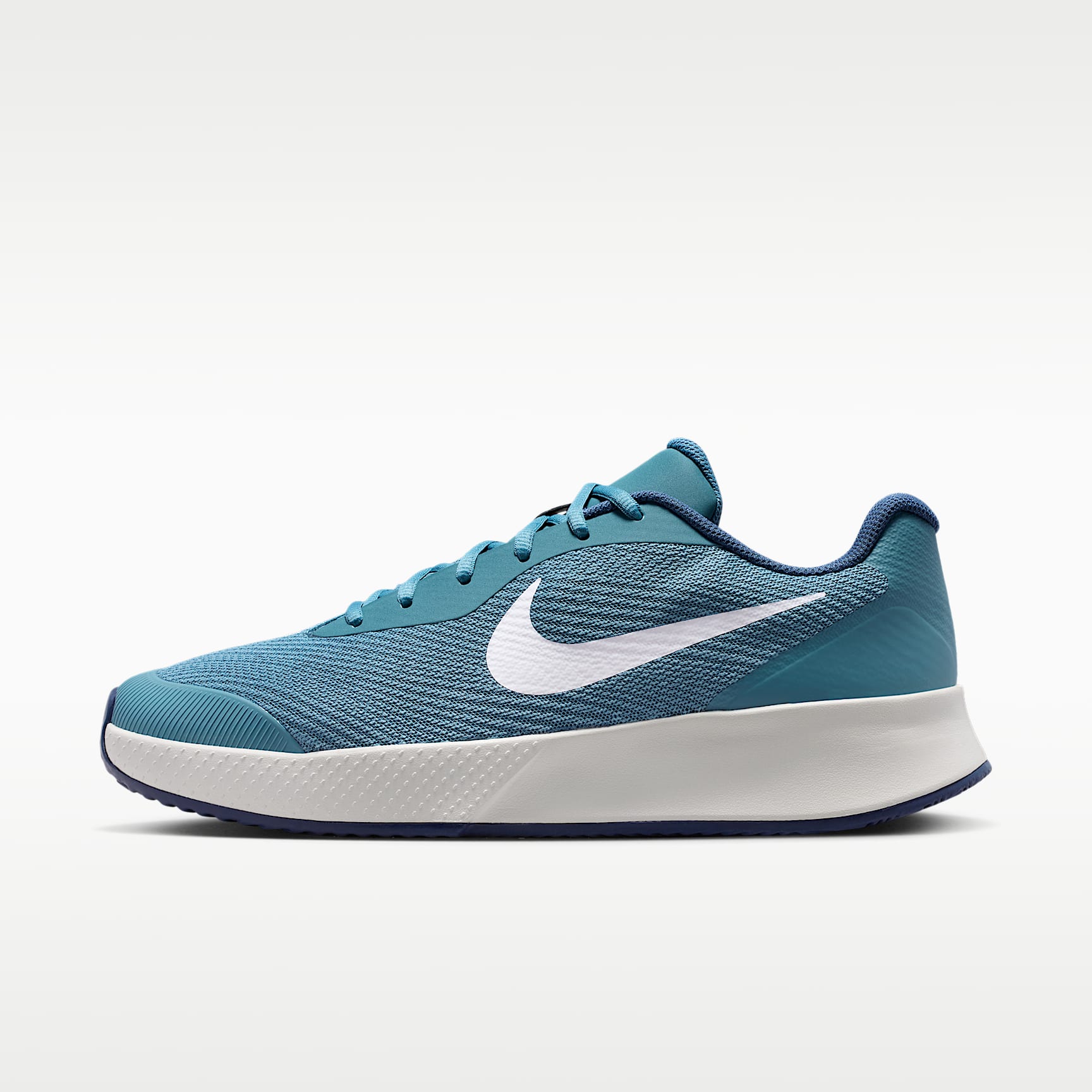 NikeCourt Lite 3 Clay Court Tennisschuh (Herren) – Smokey Blue/Light Bone/New Slate/Weiß
