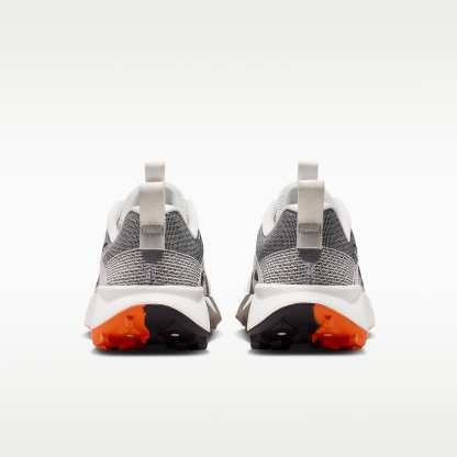 Nike Wildhorse 10 Traillaufschuh (Damen) – Summit White/Safety Orange/Phantom/Schwarz