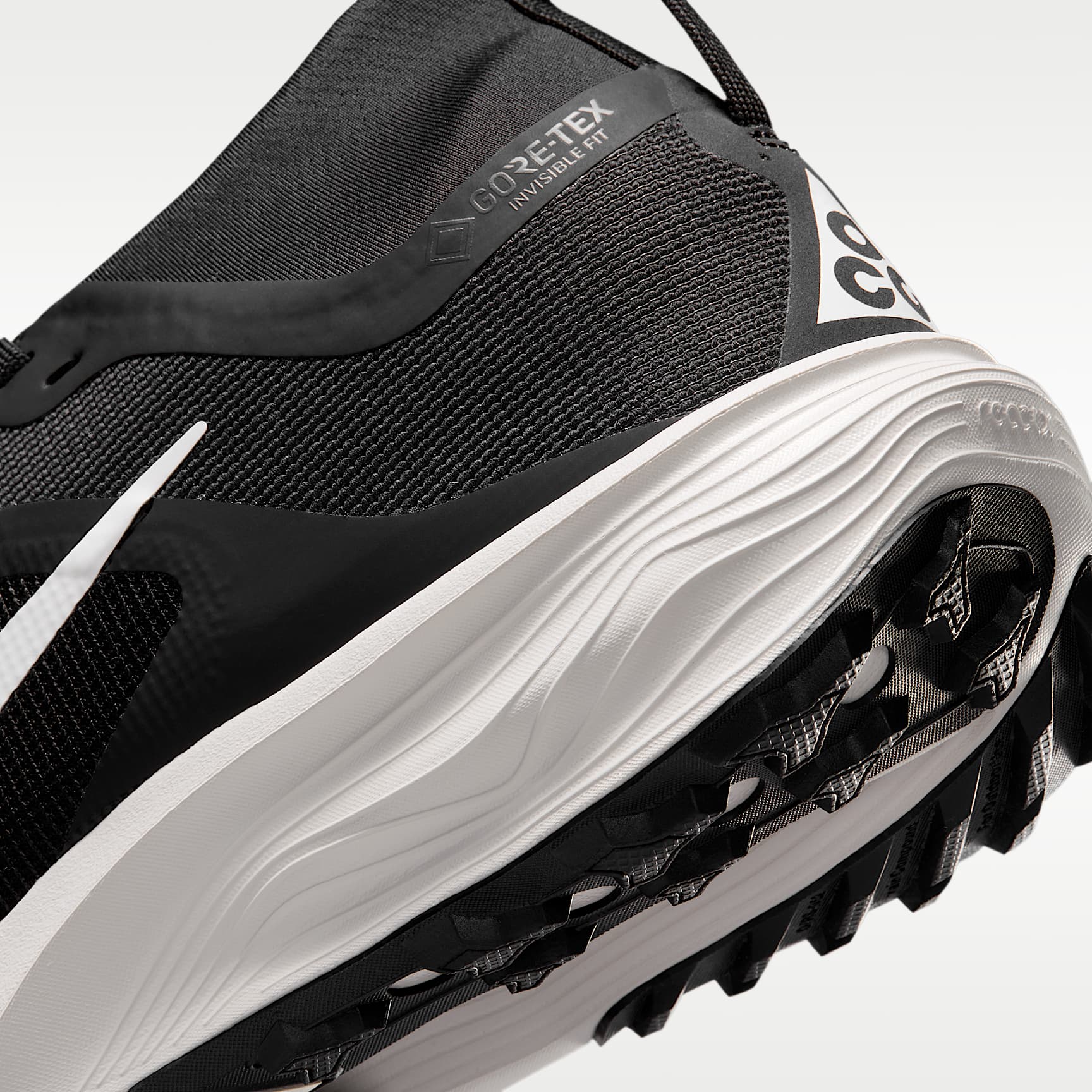 ACG Pegasus Trail GORE-TEX wasserfester Traillaufschuh (Damen) – Schwarz/Light Orewood Brown/Anthracite/Summit White