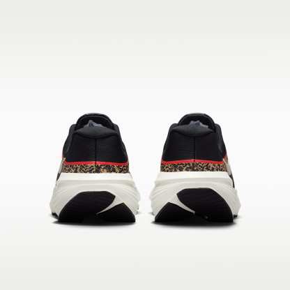 Nike Downshifter 14 Straßenlaufschuh (Damen) – Schwarz/British Khaki/Fusion Red/Sail