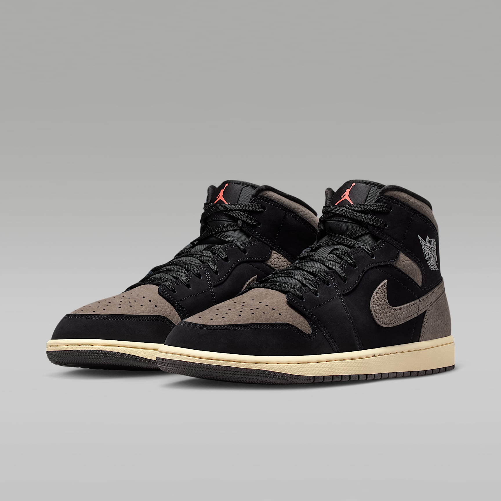 Air Jordan 1 Mid SE Schuh (Herren) – Schwarz/Light Wild Mango/Olive Grey