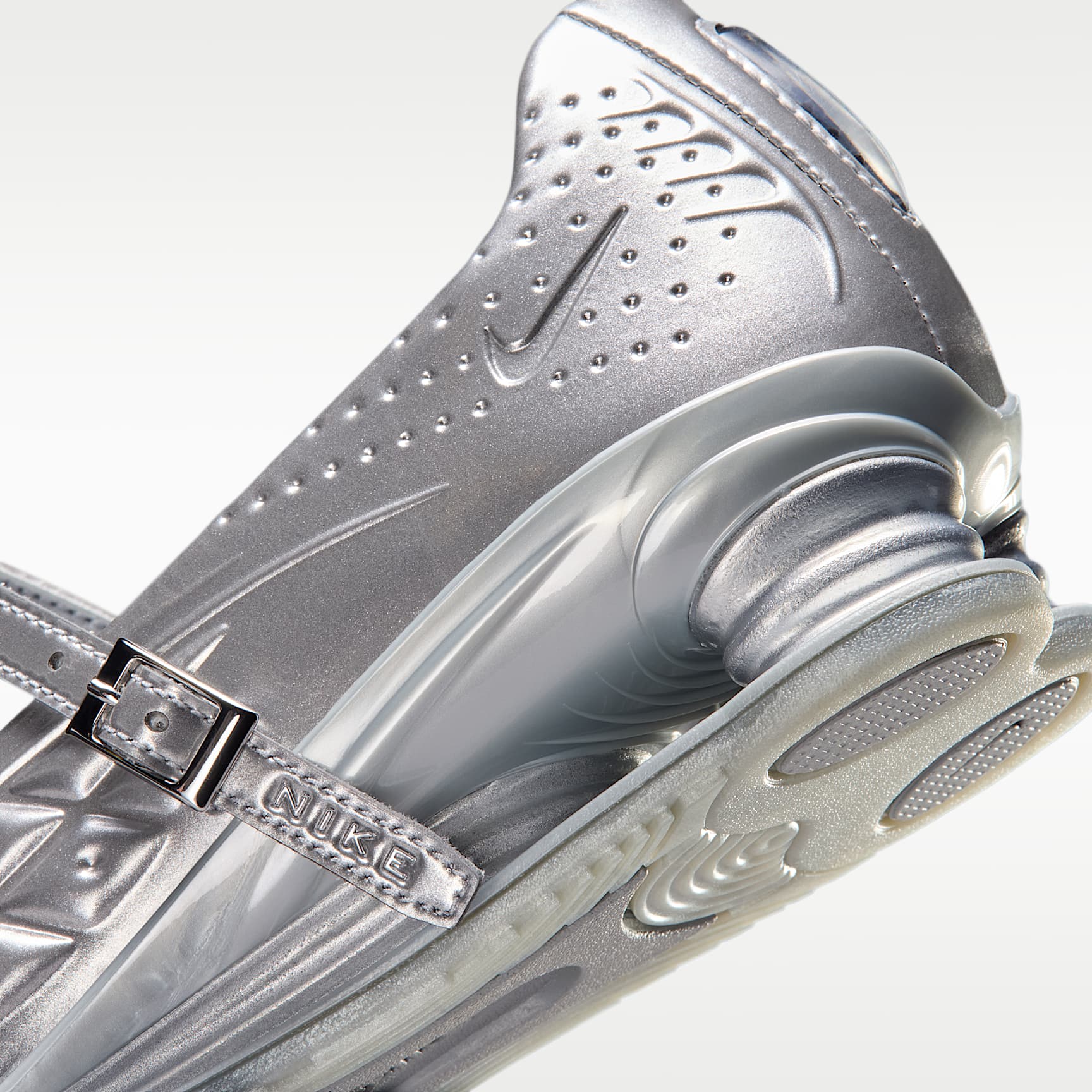 Nike Shox Z Calistra Schuh (Damen) – Metallic Silver/Flat Silver/Metallic Silver