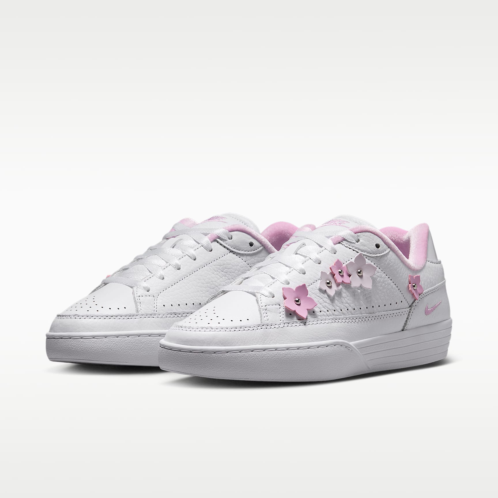 Nike Tennis Centre "Florette" Schuh (Damen) – Weiß/Bleached Lilac/Metallic Silver/Pink Rise