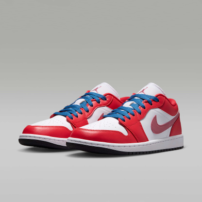 Air Jordan 1 Low Damenschuh – Track Red/Weiß/Desert Berry/True Blue