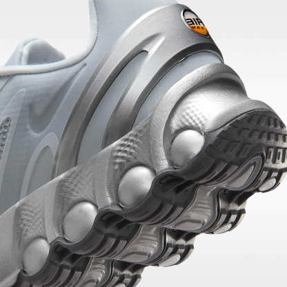 Nike Air Max Dn8 Schuh (Herren) – Metallic Silver/Schwarz/Metallic Silver