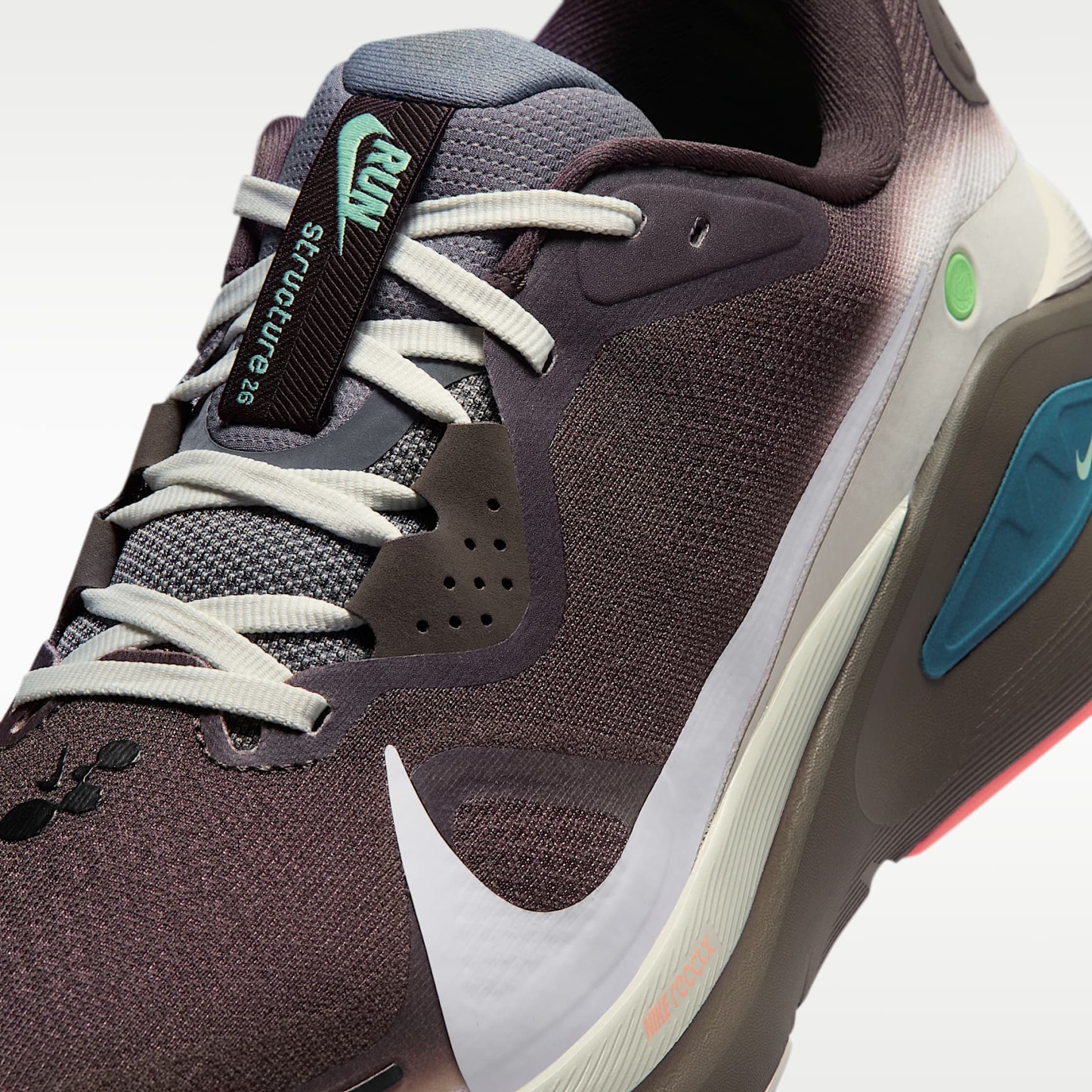 Nike Structure 26 Straßenlaufschuh (Herren) – Baroque Brown/Ironstone/Sea Glass/Weiß