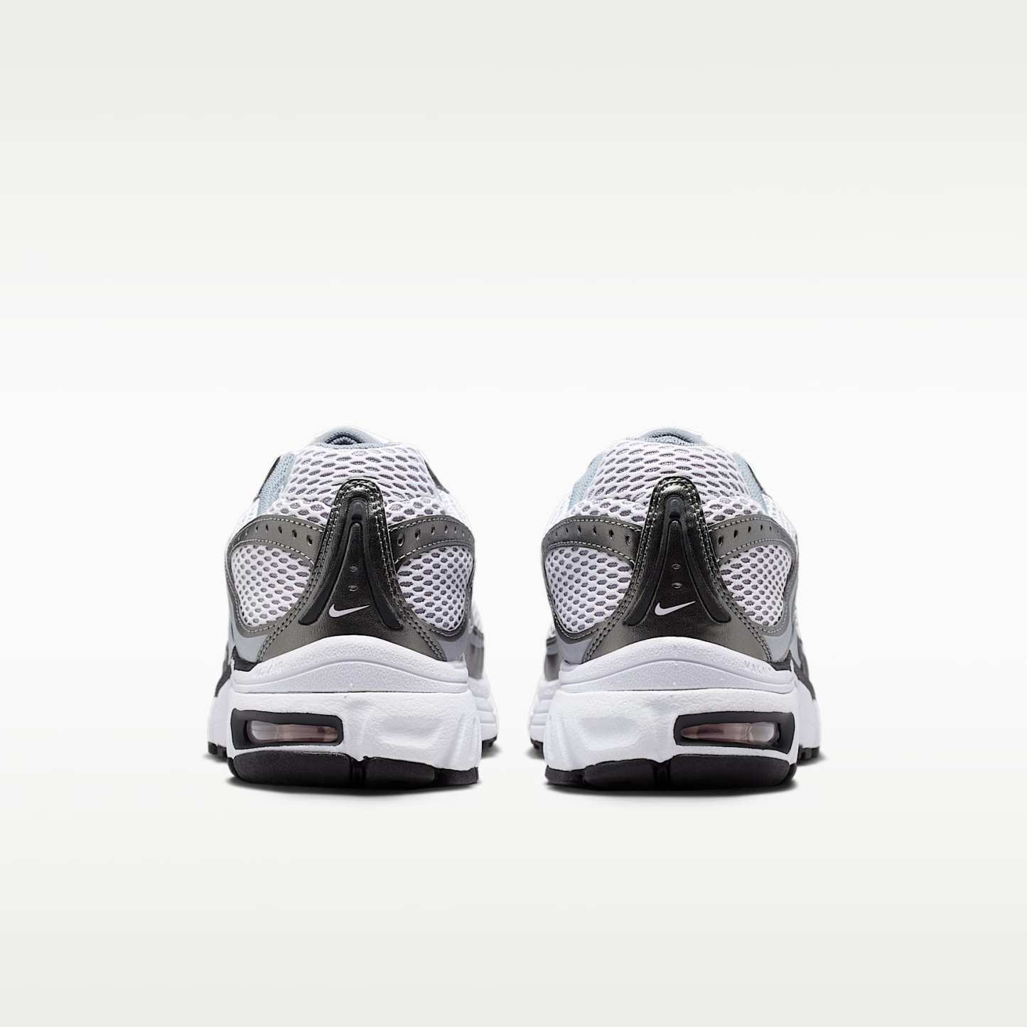 Nike Air Max Moto 2K Schuh (Herren) – Smoke Grey/Anthracite/Pink Foam/Weiß