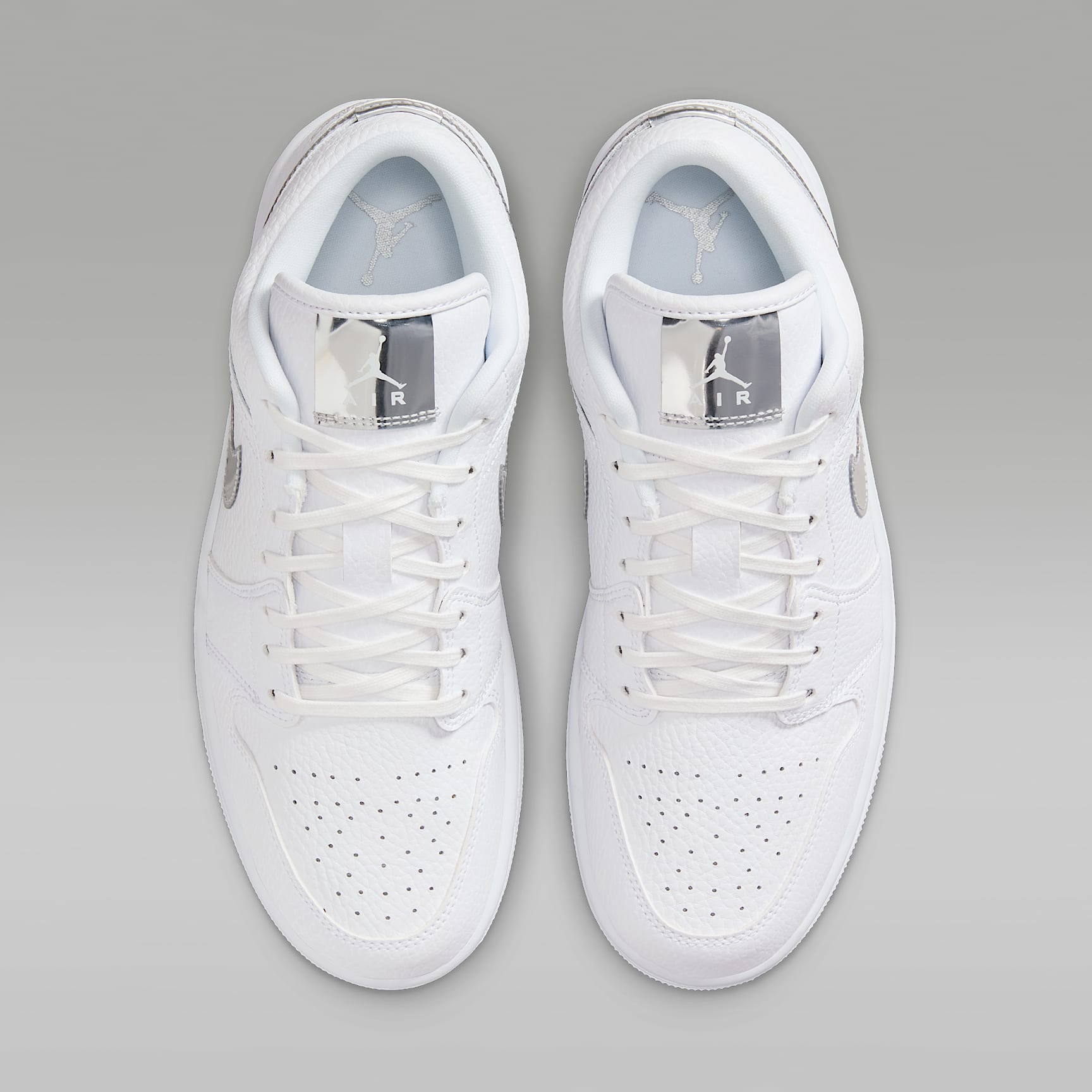 Air Jordan 1 Low SE Damenschuh – Weiß/Weiß/Metallic Silver/Weiß