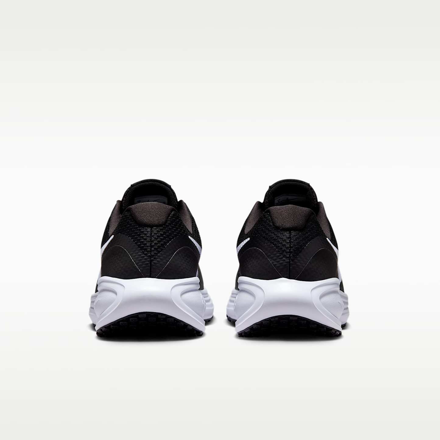 Nike Revolution 8 Straßenlaufschuh (Damen) – Schwarz/Iron Grey/Weiß
