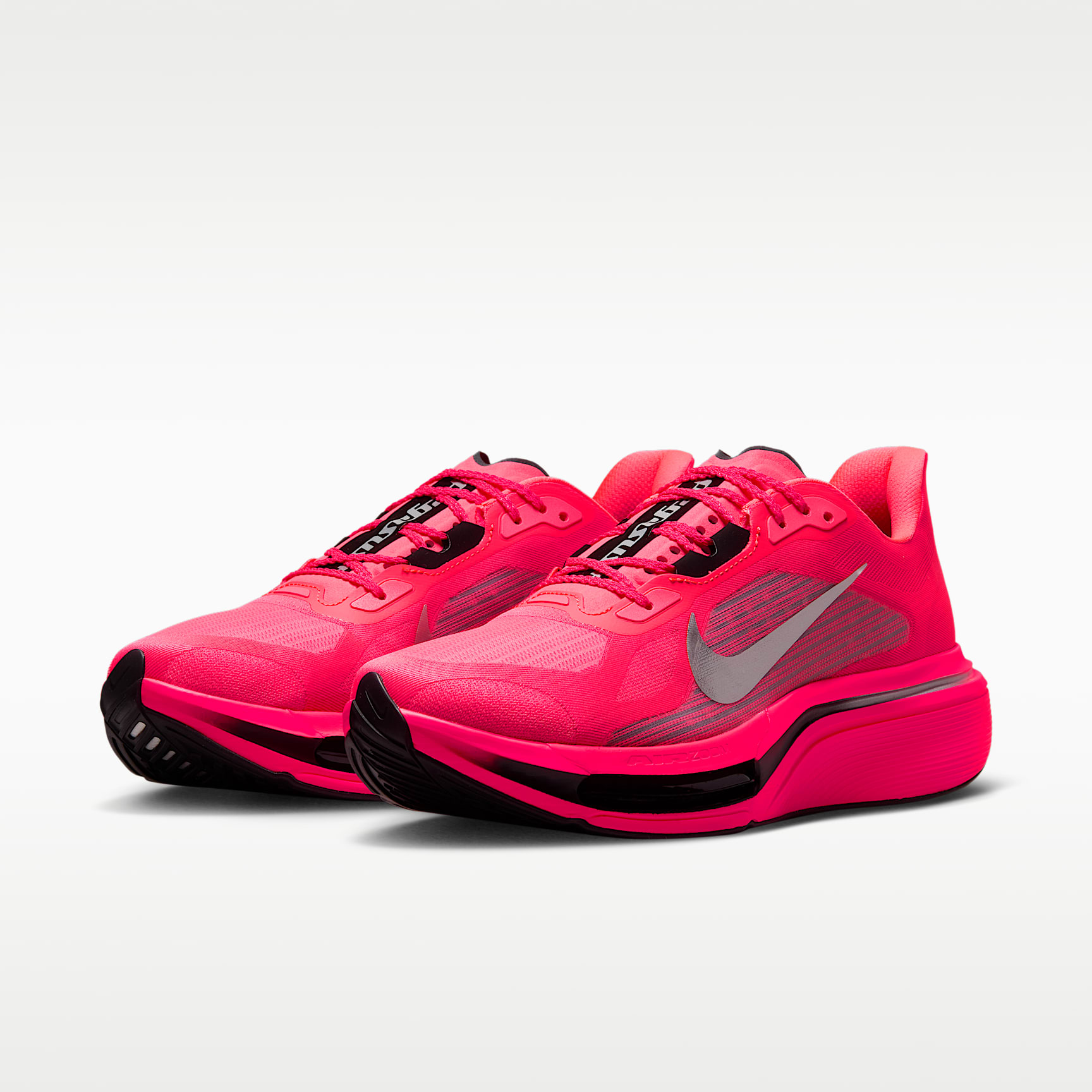 Nike Pegasus Plus 2 Straßenlaufschuh (Herren) – Flash Crimson/Schwarz/Light Smoke Grey/Metallic Silver