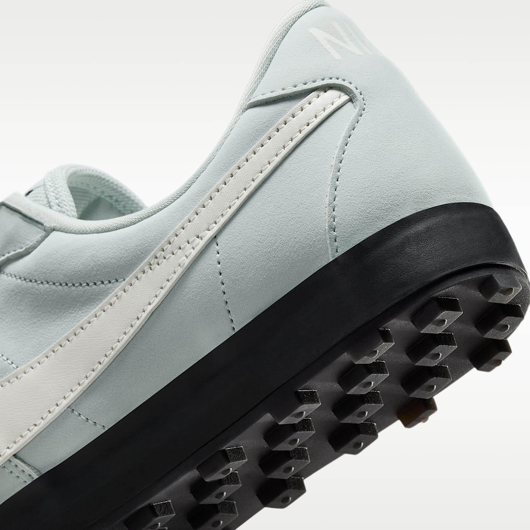 Nike Astrograbber Schuh (Herren) – Light Silver/Phantom/Schwarz/Sail
