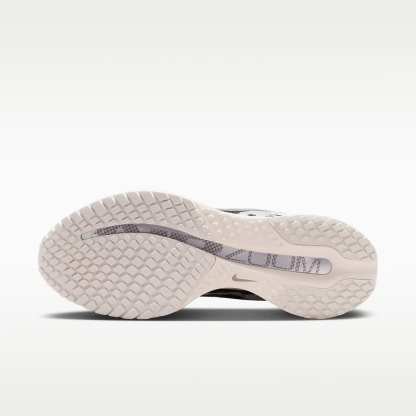 Nike Pegasus Premium SE Straßenlaufschuh (Damen) – Phantom/Anthracite/Metallic Silver/Pencil Point