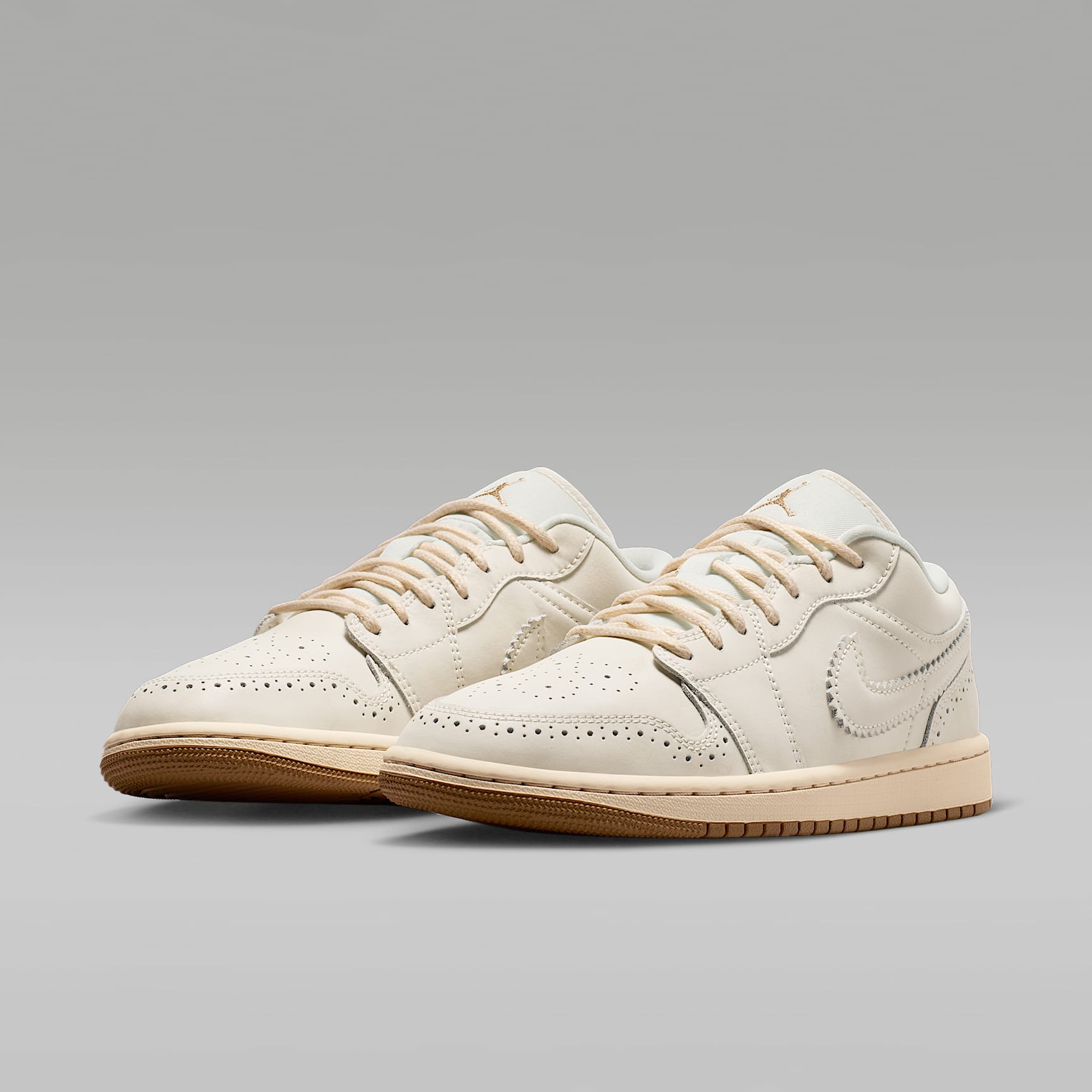 Air Jordan 1 Low SE Damenschuh – Chalk/Metallic Gold/Pearl White/Chalk