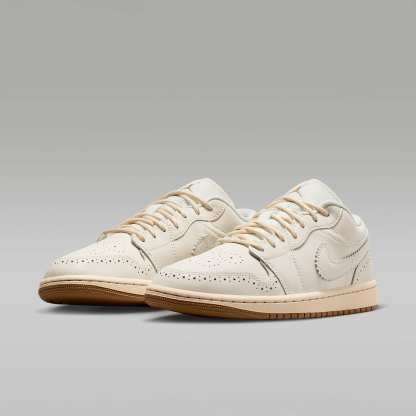 Air Jordan 1 Low SE Damenschuh – Chalk/Metallic Gold/Pearl White/Chalk