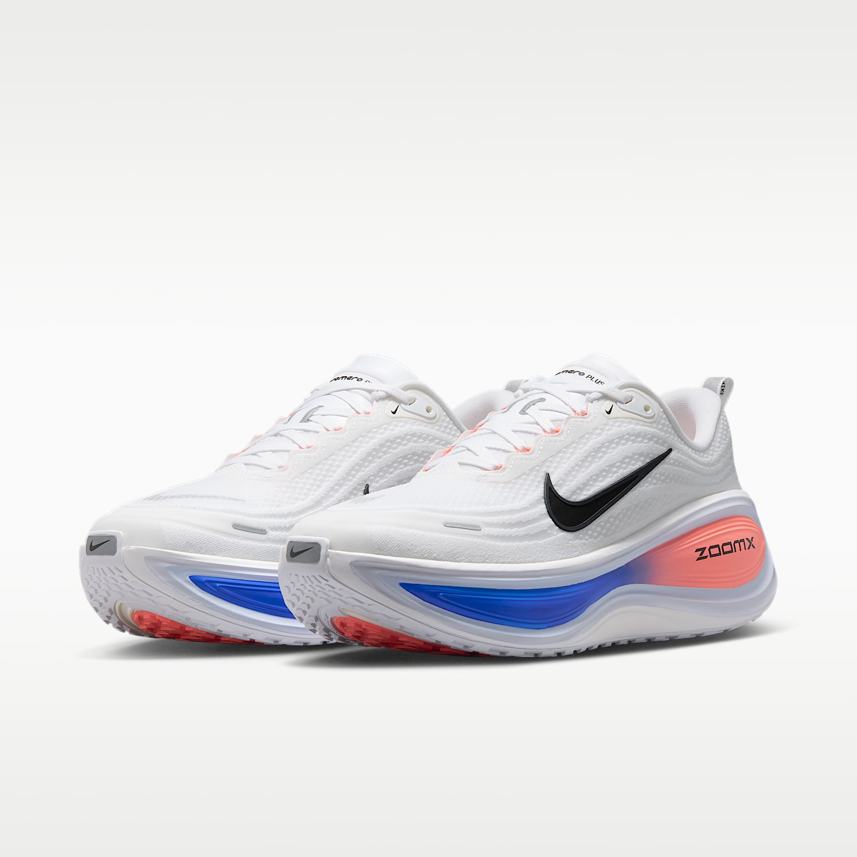 Nike Vomero Plus Straßenlaufschuh (Herren) – Weiß/Atomic Pink/Racer Blue/Schwarz