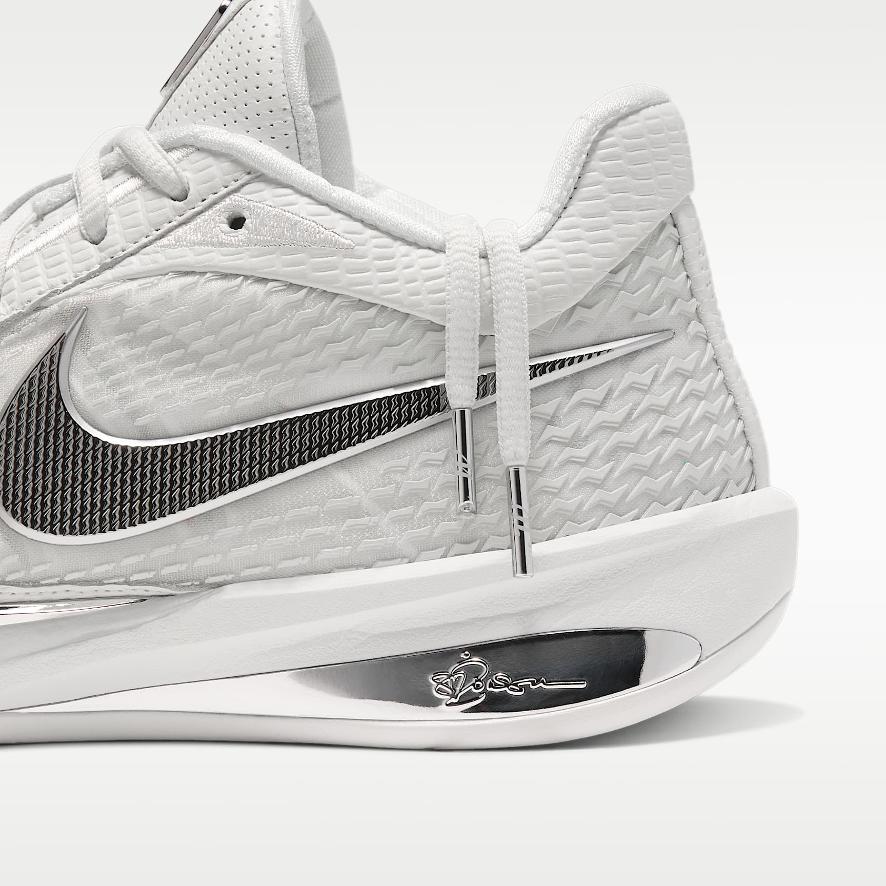 A'Two "White Label LX" A'ja Wilson Basketballschuh – Sail/Schwarz/Metallic Silver