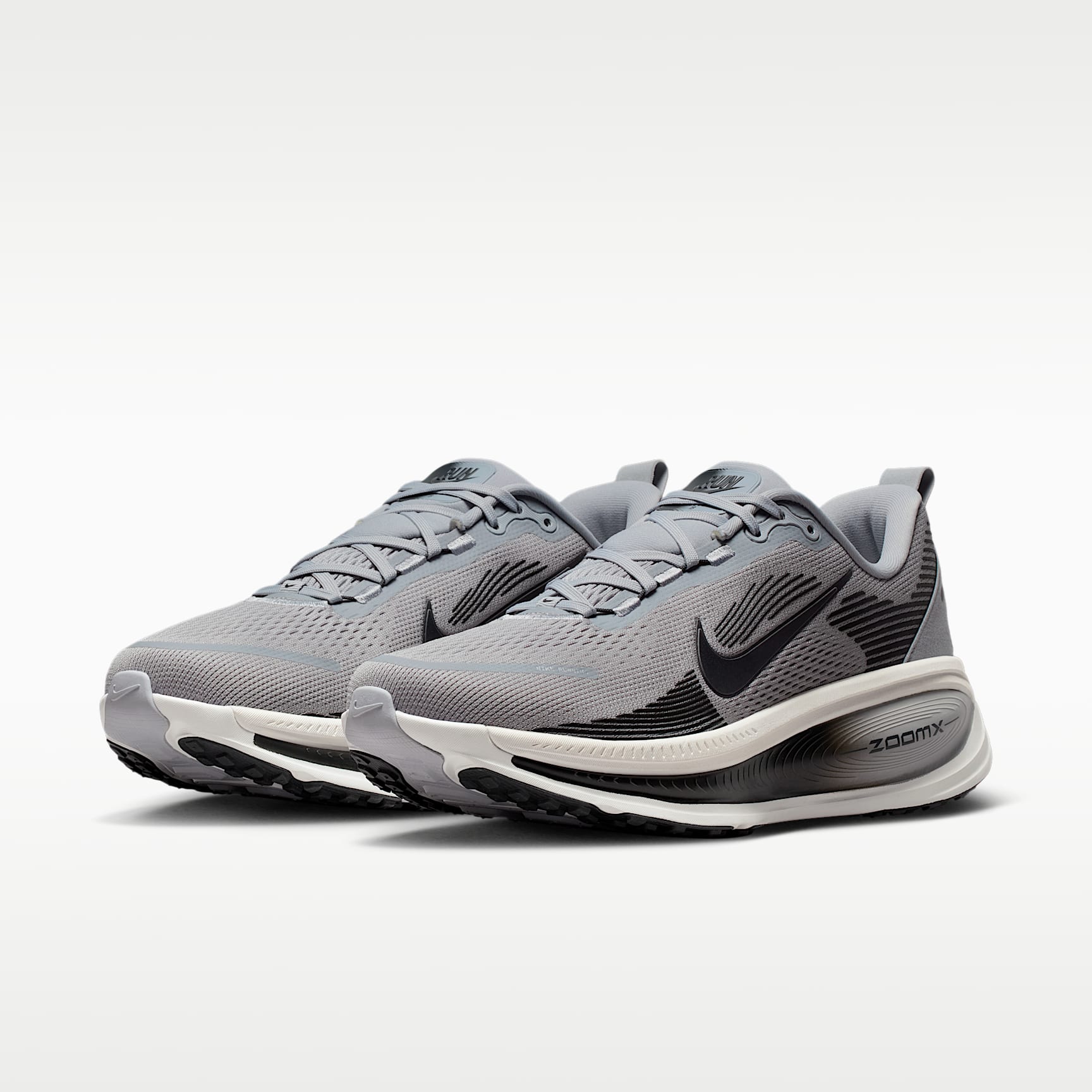 Nike Vomero 18 Straßenlaufschuh (Herren) – Wolf Grey/Pure Platinum/Summit White/Anthracite