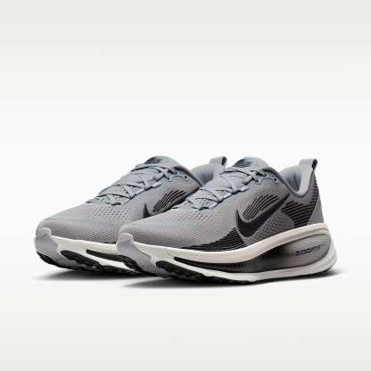 Nike Vomero 18 Straßenlaufschuh (Herren) – Wolf Grey/Pure Platinum/Summit White/Anthracite