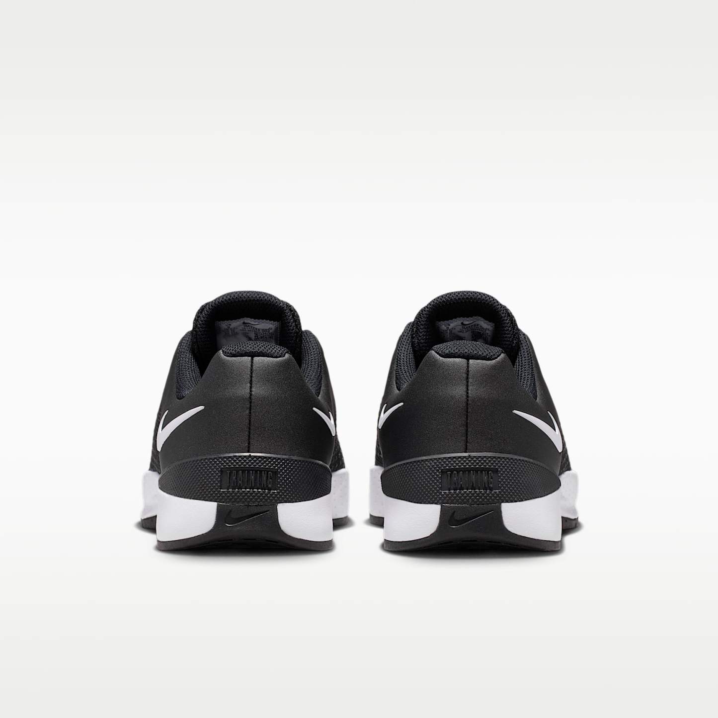 Nike MC Trainer 4 Trainingsschuh (Damen) – Schwarz/Weiß