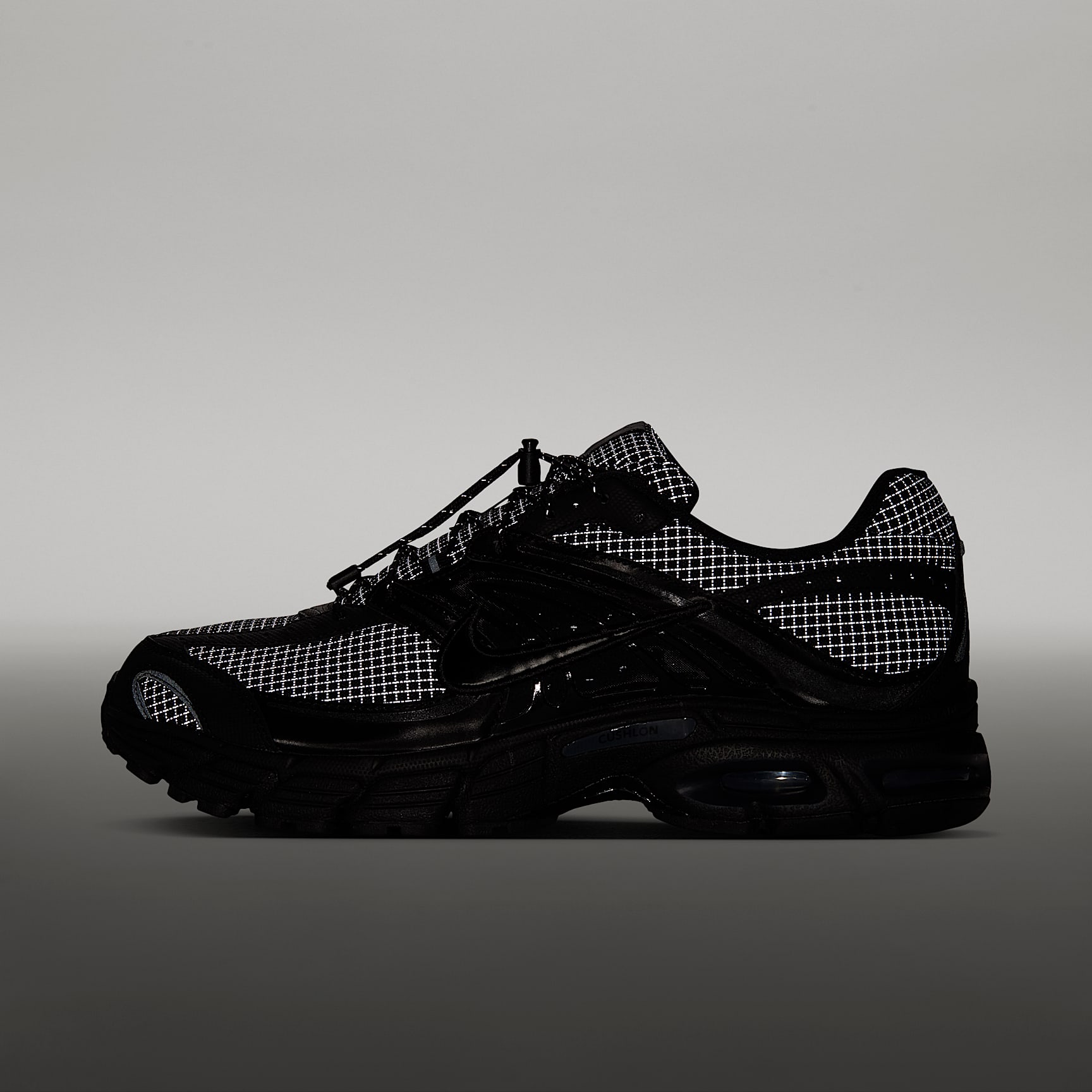 Nike Air Max Moto 2K Schuh (Herren) – Schwarz/Schwarz/Anthracite/Schwarz