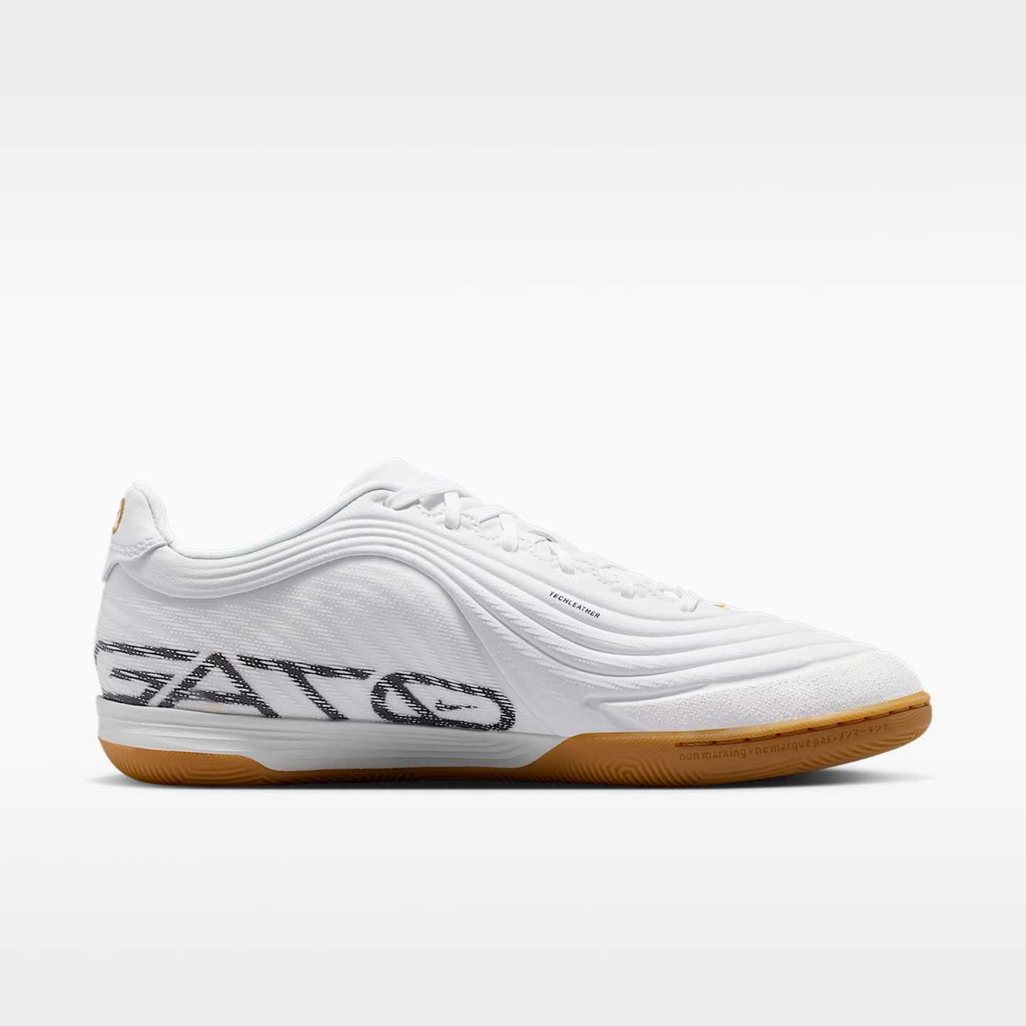 Nike Tiempo Reactgato Low Top Fußballschuh für Hallen- und Hartplätze – Weiß/Metallic Gold