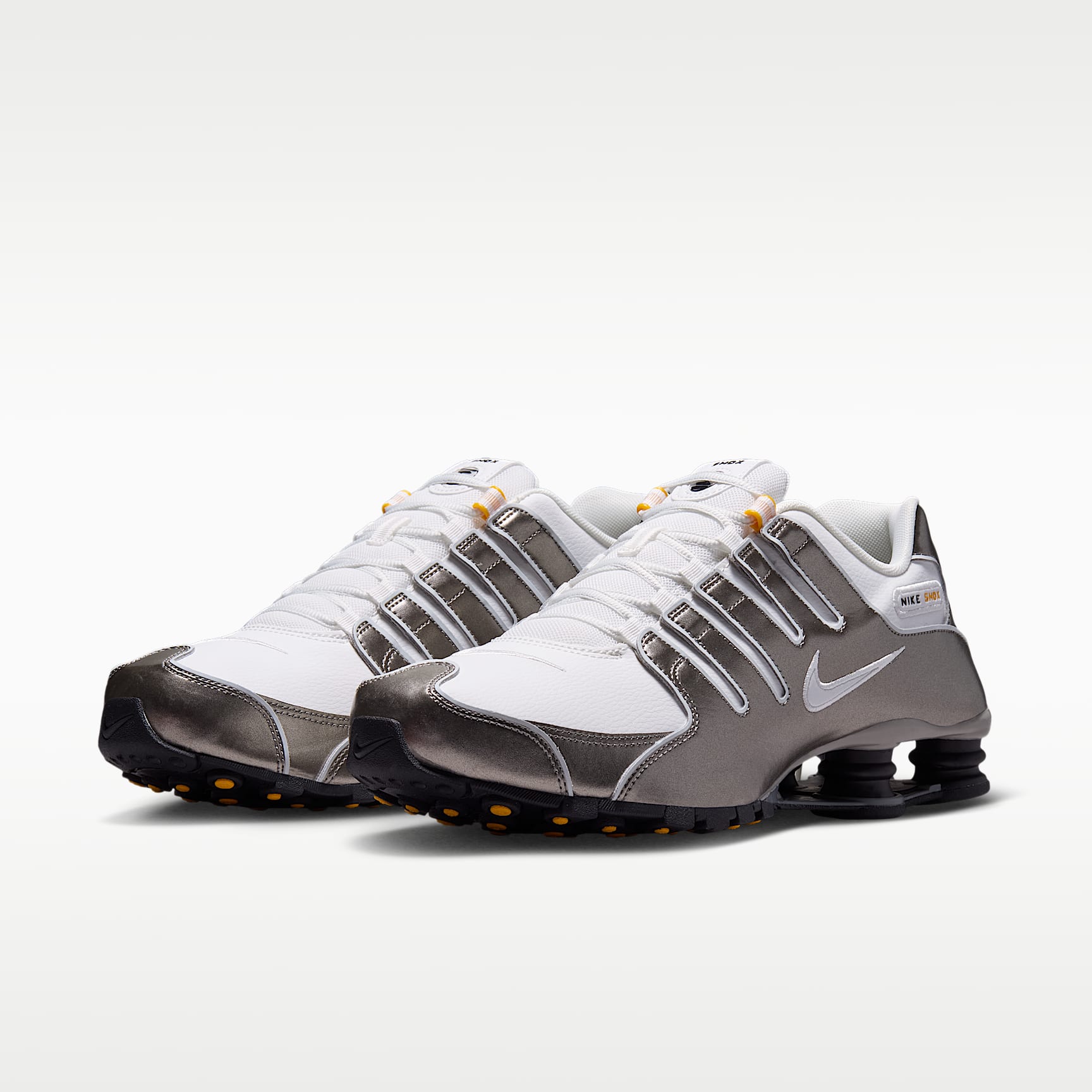 Nike Shox NZ Schuhe (Herren) – Summit White/Metallic Pewter/University Gold/Summit White