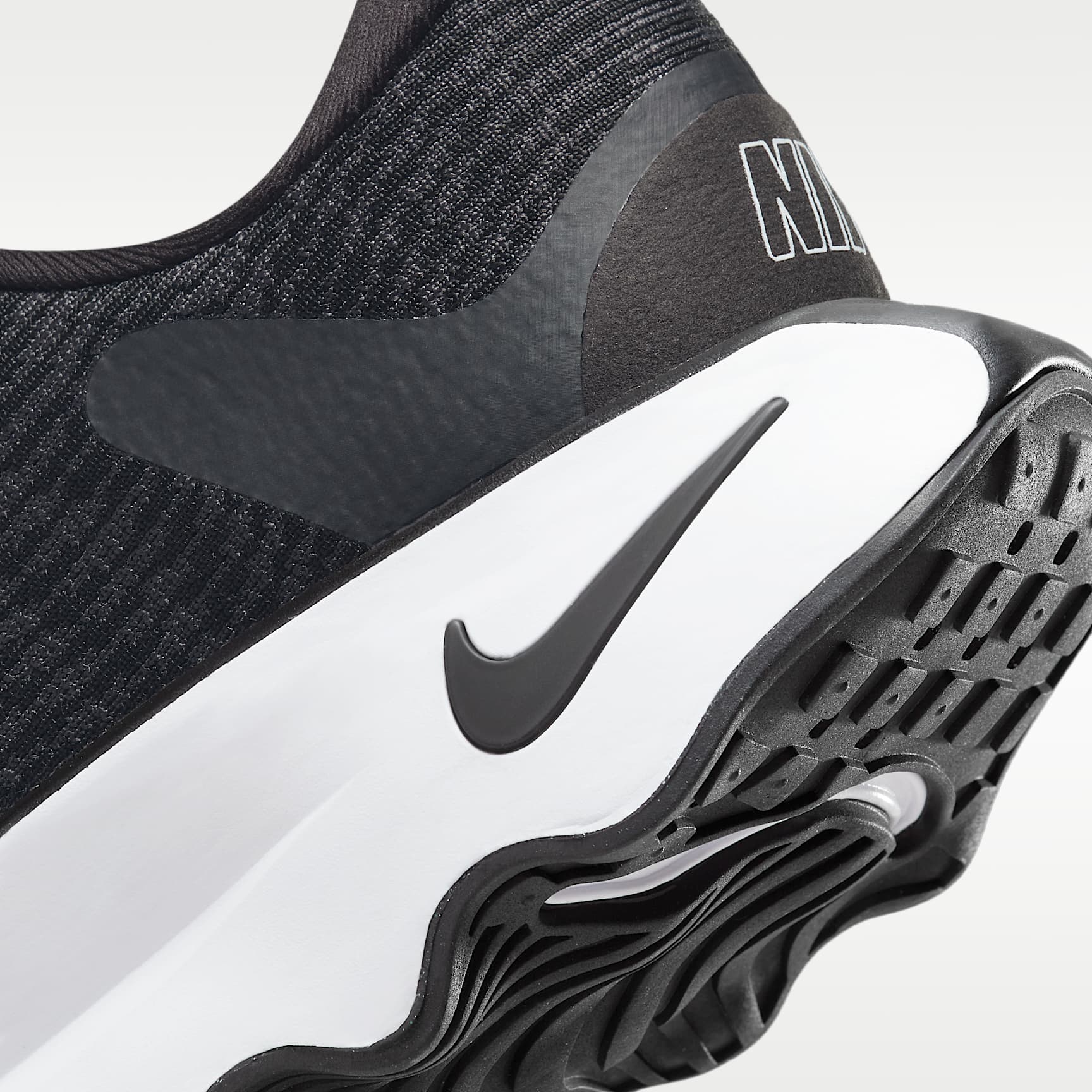 Nike Motiva Walking-Schuh (Damen) – Schwarz/Anthracite/Weiß/Schwarz