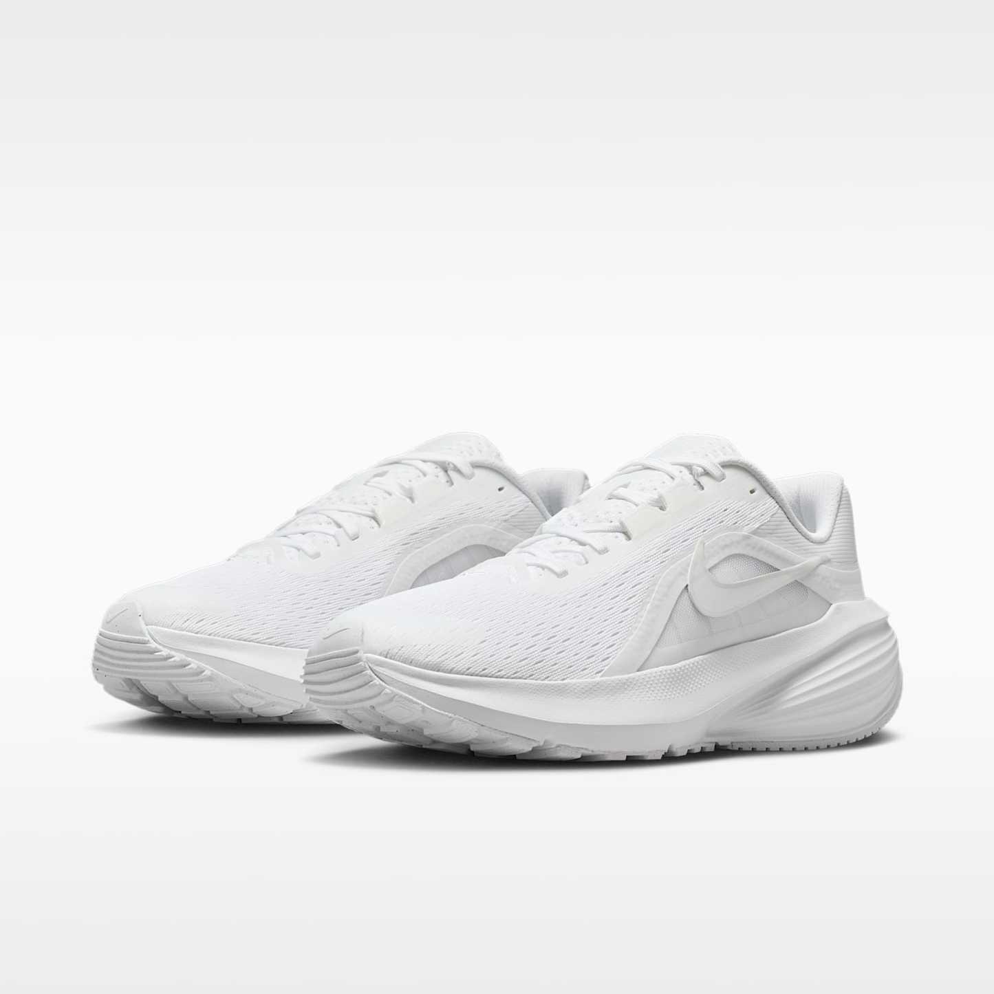 Nike Downshifter 14 Straßenlaufschuh (Damen) – Weiß/Weiß