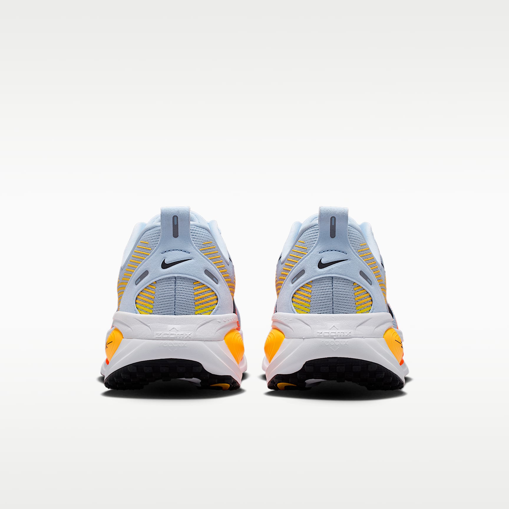 Nike Vomero 18 Straßenlaufschuh (Herren) – Hydrogen Blue/Laser Orange/Total Orange/Schwarz